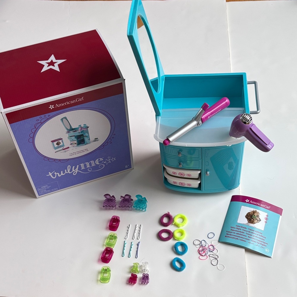 2019 American Girl Truly Me Blue Hairstyling Caddy Doll with original box